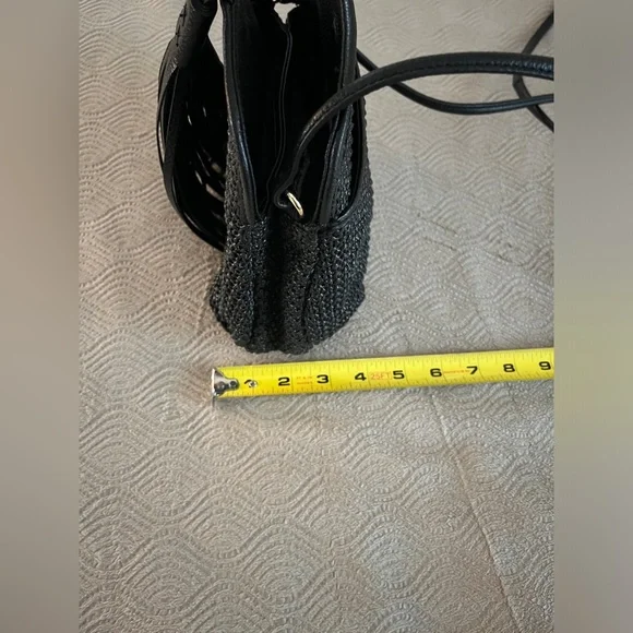 🆕 Chico’s tassel cross body bag in black only - Picture 14 of 15